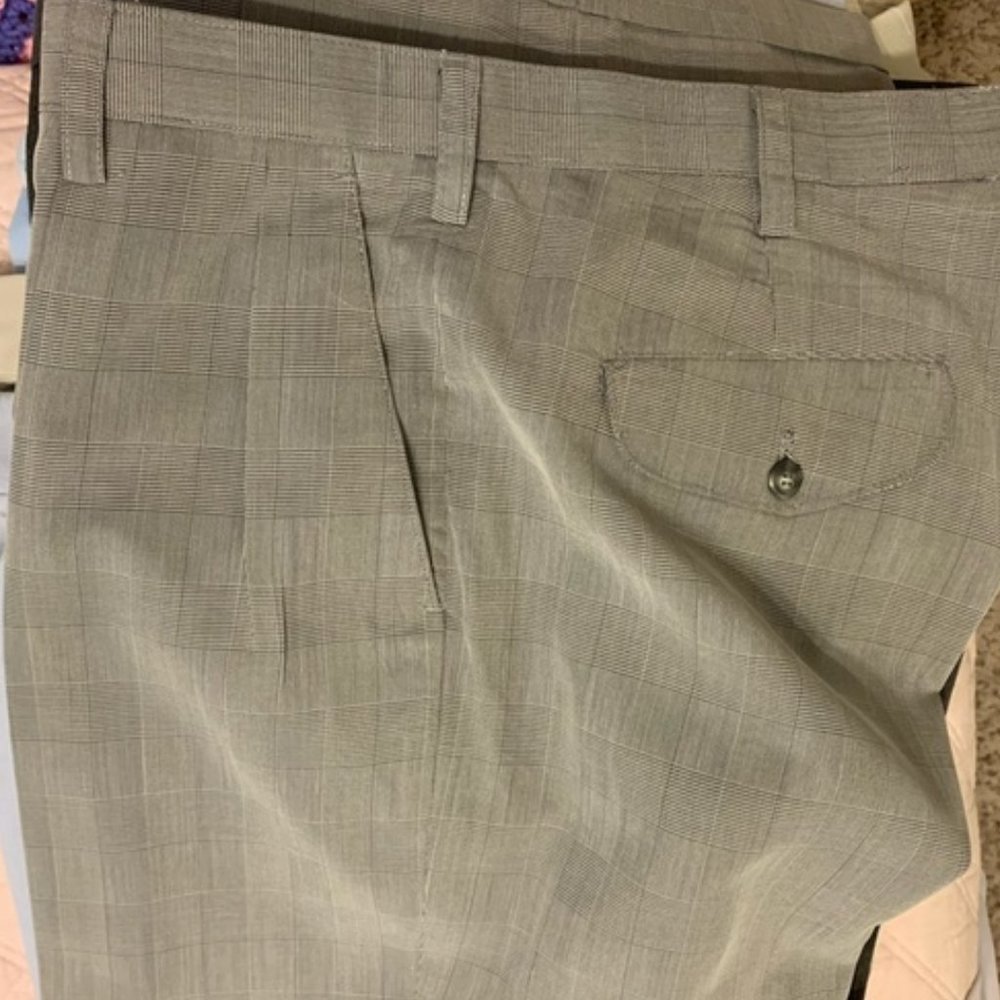 Brooks Brothers Grey Plaid Golf Pants (38x31)